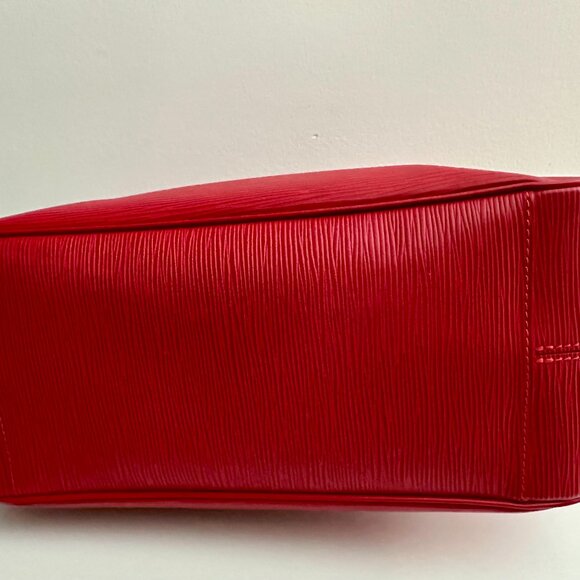 Red Epi Leather Passy PM Bag - Picture 6 of 15